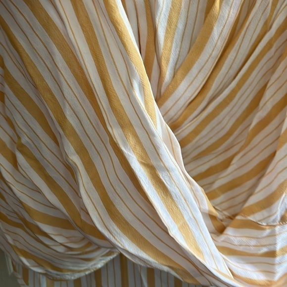 NWT-A.N.A.-Large-Gold Beach striped-button down twist front, V-neck, shirt. - Picture 5 of 10